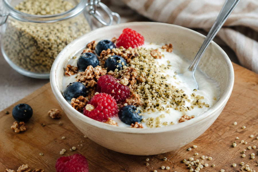 Yogur con semillas de cáñamo
